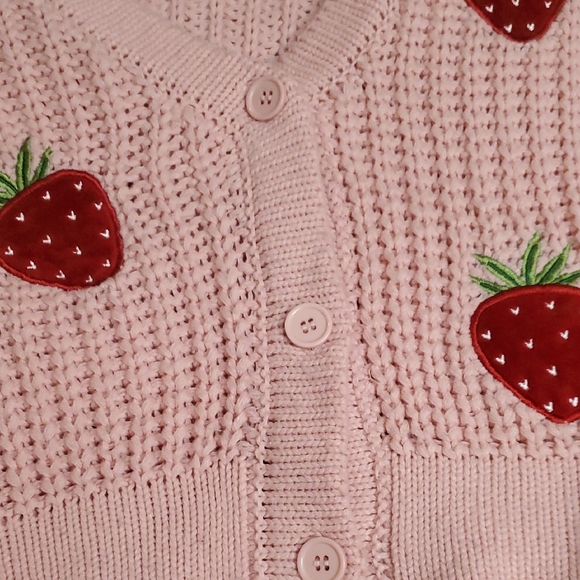 Strawberry Cardigan - Picture 4 of 16